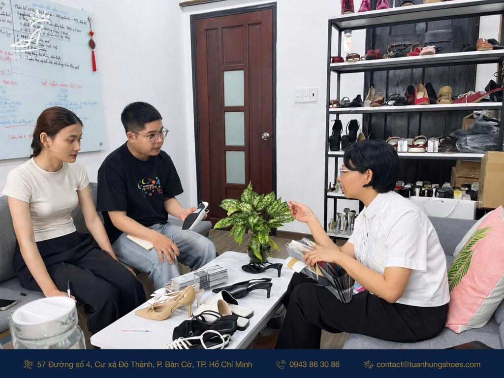 TẠI SAO GIÀY XUẤT KHẨU THƯỜNG GÂY ĐAU CHÂN? 4 phom-last-giay-la-gi-khac-biet-a-au