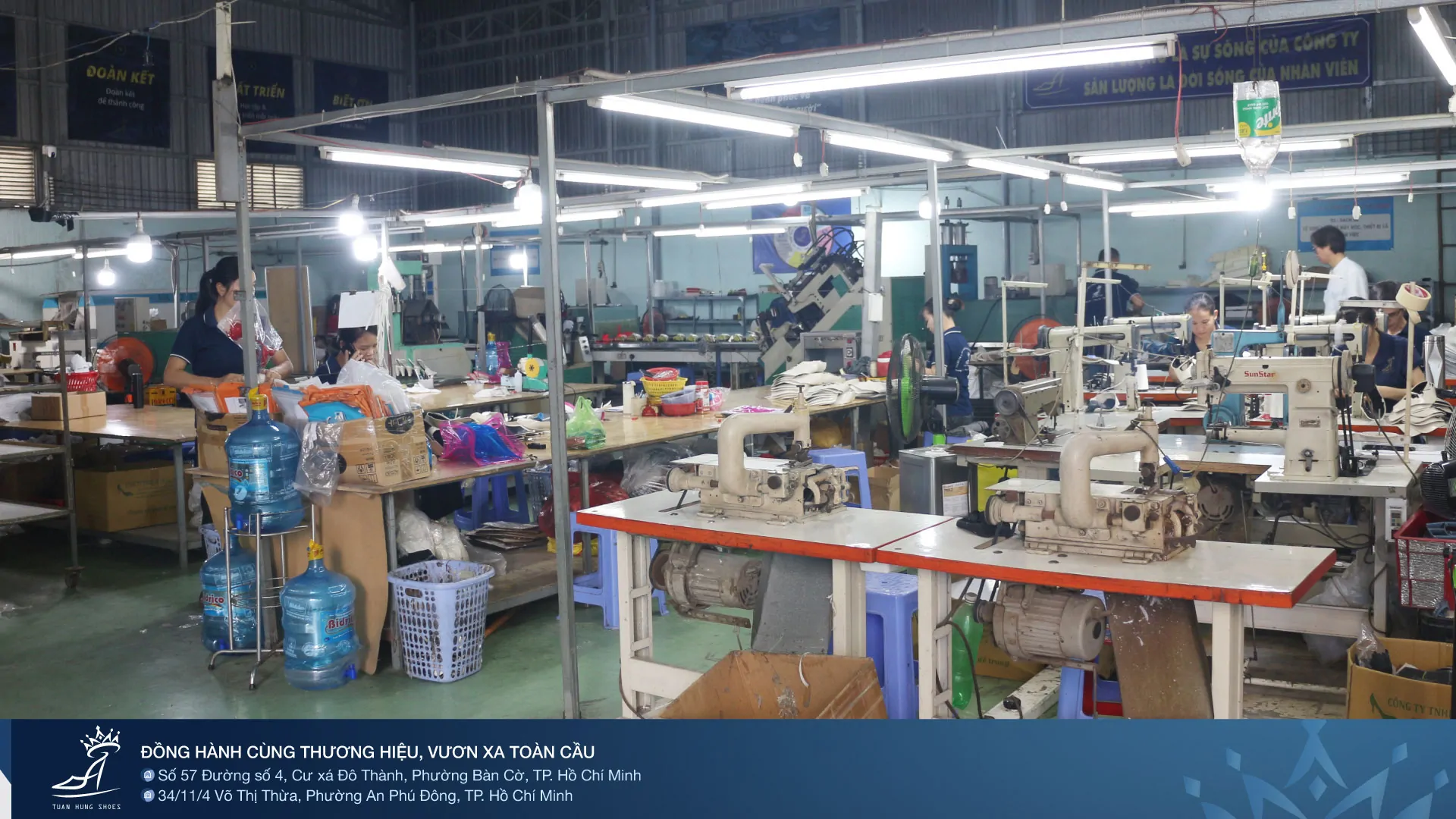 HỢP TÁC VỚI XƯỞNG GIÀY - 5 LỢI ÍCH CHIẾN LƯỢC TRONG NGÀNH 3 Photo T10.2025 Hop tac voi xuong 03