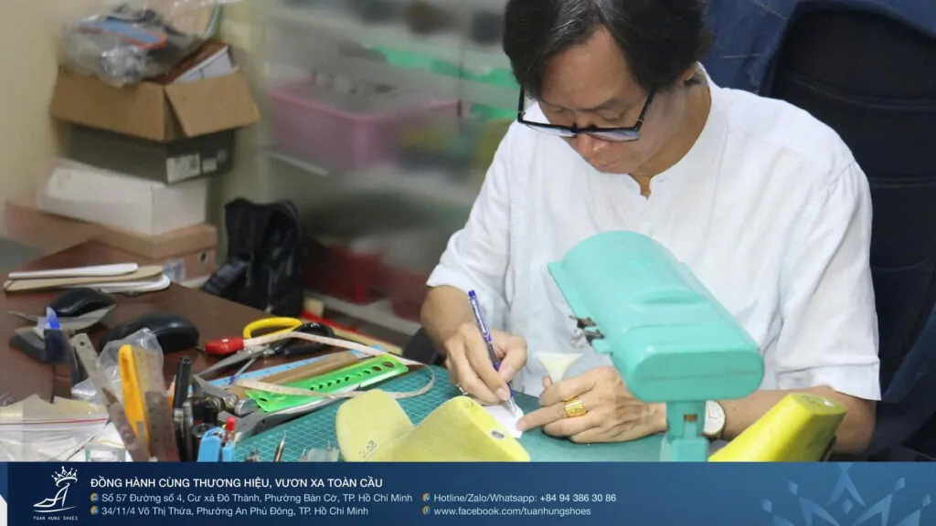 TUẤN HÙNG SHOES: 15 NĂM KHẲNG ĐỊNH VỊ THẾ XƯỞNG SẢN XUẤT GIÀY NỮ UY TÍN VỚI HƠN 1 TRIỆU SẢN PHẨM 5 tuan-hung-shoes-xuong-san-xuat-giay-nu-uy-tin