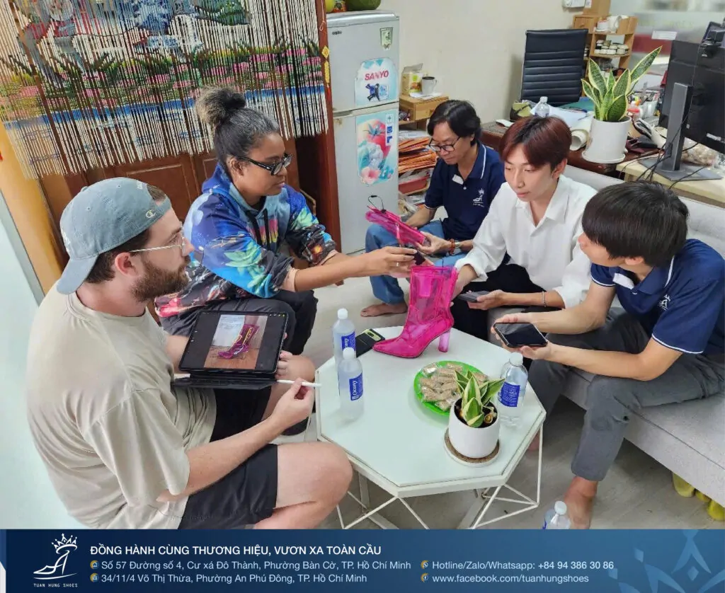 TUẤN HÙNG SHOES: 15 NĂM KHẲNG ĐỊNH VỊ THẾ XƯỞNG SẢN XUẤT GIÀY NỮ UY TÍN VỚI HƠN 1 TRIỆU SẢN PHẨM 6 tuan-hung-shoes-xuong-san-xuat-giay-nu-uy-tin