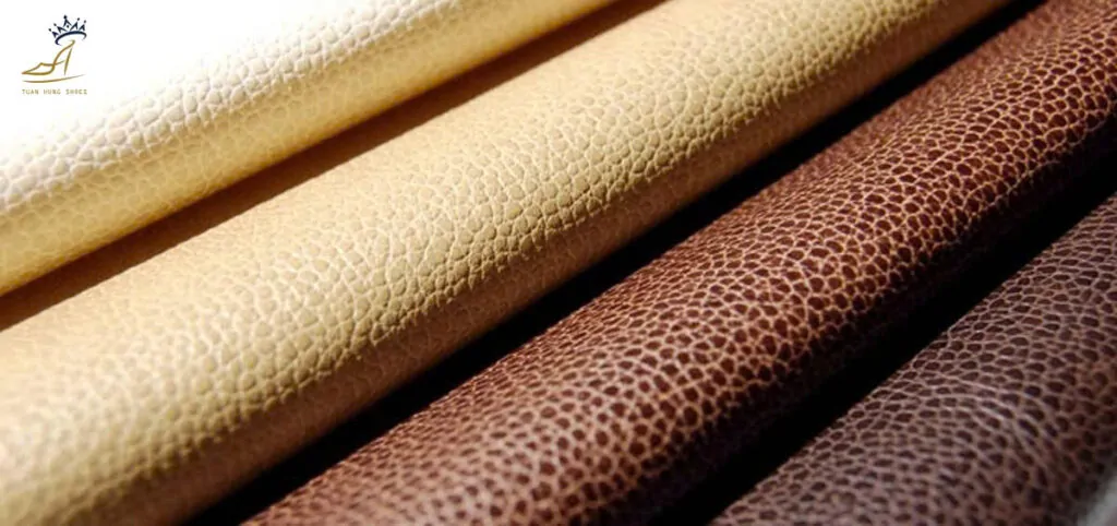 VẢI MICROFIBER: SỰ KẾT HỢP HOÀN HẢO GIỮA CÔNG NGHỆ VÀ THẨM MỸ GIÀY 2 vai-microfiber-trong-san-xuat-giay-nu-thoi-trang2